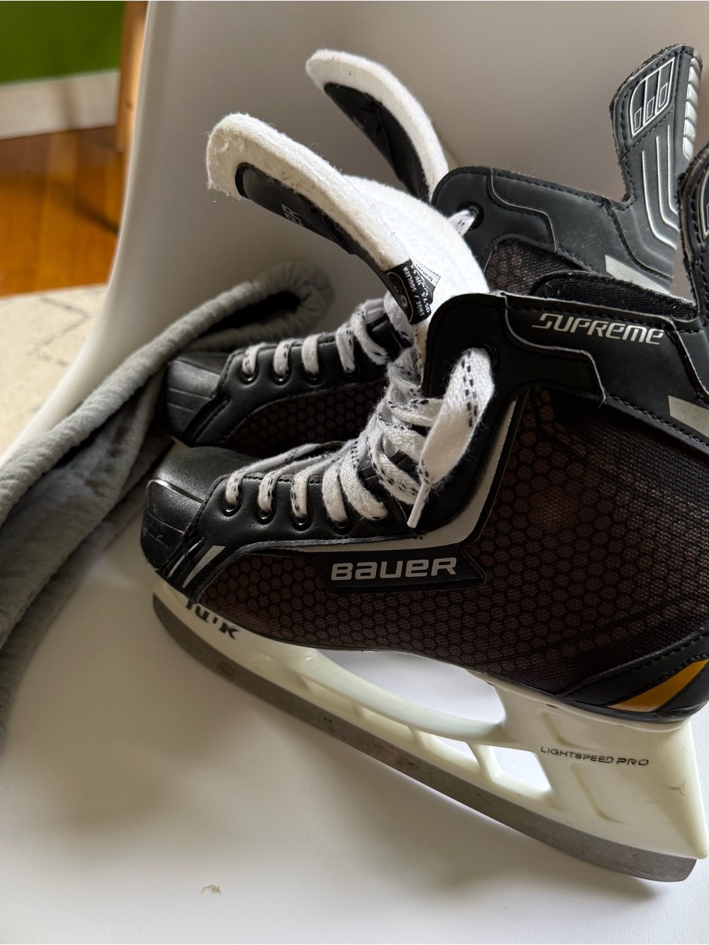 Bauer Supreme ONE.4 Ice Hockey Skates Size 6R US 7.5